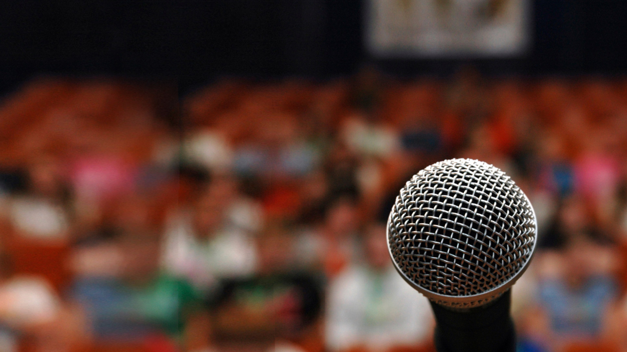 10 ways to become a successful motivational speaker